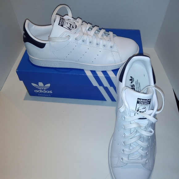 Adidas Stan Smiths - Picture 6 of 10
